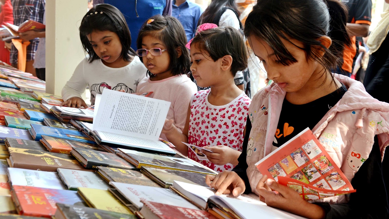 ভাষার মাসে ভাষার মাস, বইয়ের মাস: ফেব্রুয়ারি