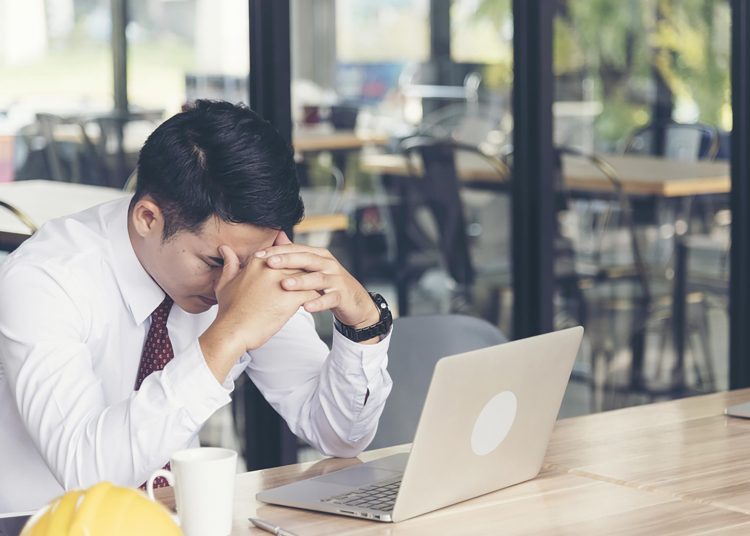 অফিসের কাজে খুব ভুল হলে কী করবেন?