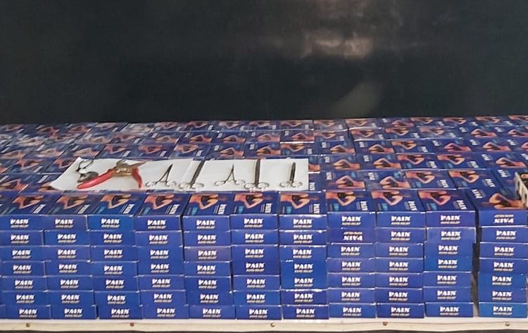 ফেনীতে অবৈধ ঔষধ তৈরীর কারখানায় র‌্যাবের অভিযান  ভূয়া চিকিৎসক ও তার সহযোগী আটক