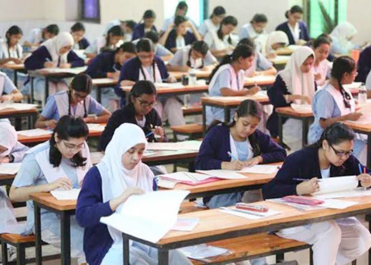 এসএসসি ও সমমানের পরীক্ষা শুরু