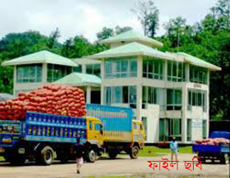 মিয়ানমারের ছোলা আসছে টেকনাফ স্থলবন্দর দিয়ে