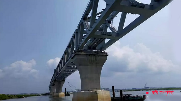 পদ্মায় বসল ২৯তম স্প্যান, দৃশ্যমান সেতুর ৪৩৫০ মিটার