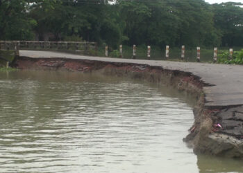 সুনামগঞ্জে বন্যায় দেড়শ’ কিলোমিটার সড়ক ক্ষতিগ্রস্ত