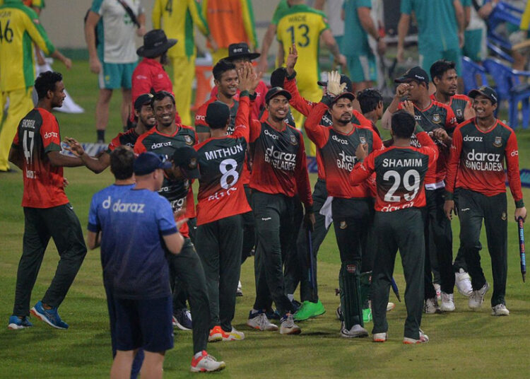 অস্ট্রেলিয়াকে লজ্জায় ডুবিয়ে বাংলাদেশের উৎসব