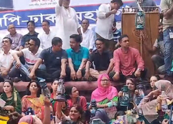 বিএনপির হাতে হ্যারিকেন  সংলাপ মুখ থুবড়ে