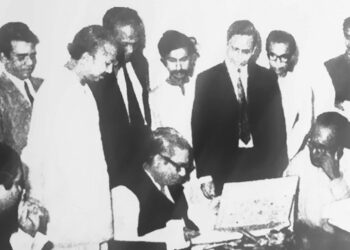 মতামত • সংবিধানের সুবর্ণ জয়ন্তী এবং দেশের আদিবাসীদের অধিকার ► মিথুশিলাক মুরমু