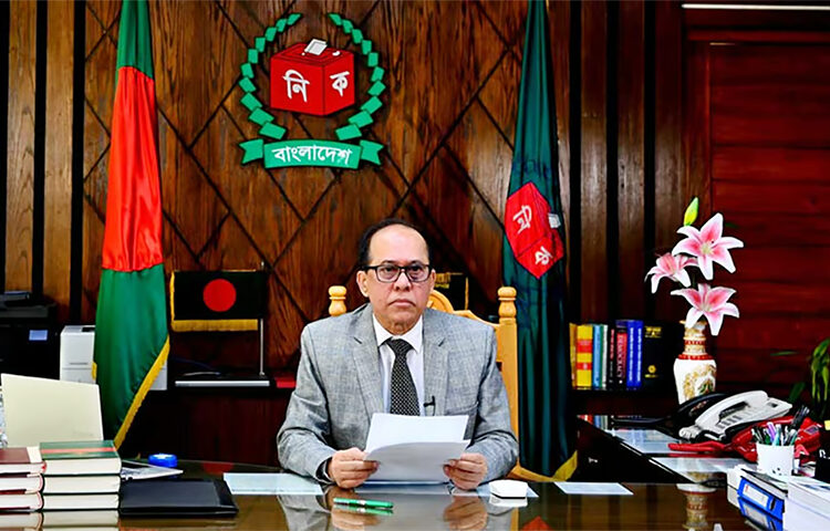 ‘‘ভোটকেন্দ্রে এসে ভোটাধিকার প্রয়োক করে সবাই নাগরিক দায়িত্ব পালন করুন’’—সিইসির