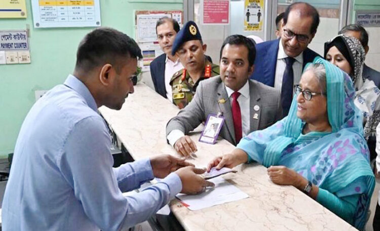 ফজিলাতুন নেছা হাসপাতালে স্বাস্থ্য পরীক্ষা করেছেন প্রধানমন্ত্রী