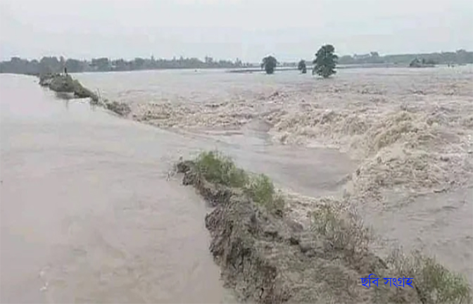 বেড়িবাঁধ ভেঙে খুলনায় ১৯ গ্রাম প্লাবিত—লক্ষাধিক মানুষ সংকটে, ব্যাপক ক্ষয়ক্ষতি