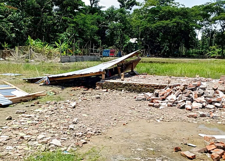 মতামত ● ধর্মীয় সংখ্যালঘু ও আদিবাসীদের রক্ষা করুন ► মিথুশিলাক মুরমু