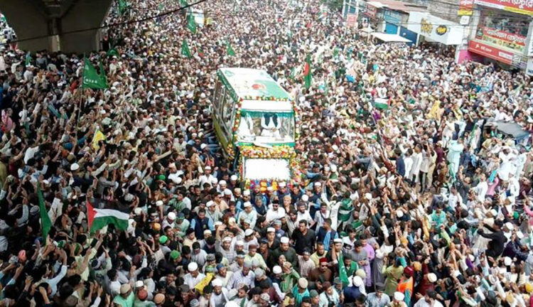 চট্টগ্রামে জশনে জুলুসে পদদলিত হয়ে অন্তত ২ জনের প্রাণহানি